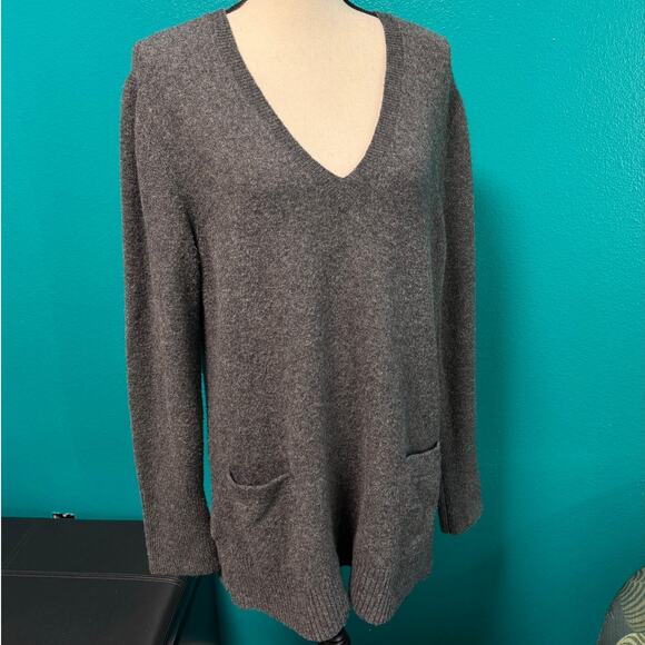 J Crew Merino Wool Alpaca Blend Dark Gray V-Neck Sweater Women's Large - Picture 2 of 10